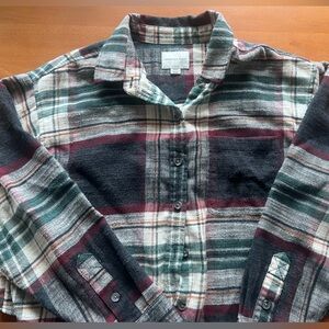 American Eagle Cropped Flannel Plaid Button-Up Shirt